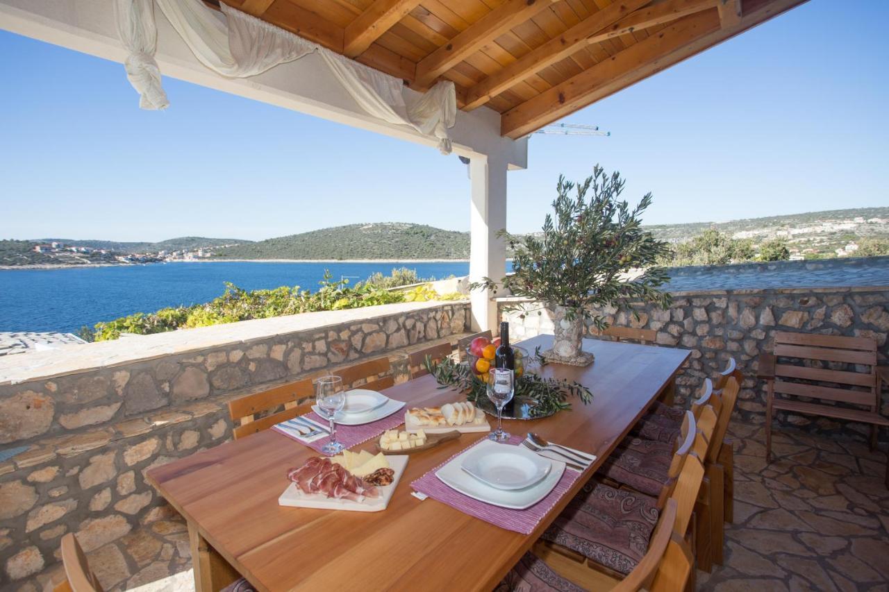 Villa, Stone House With Swimming Pool & Sauna, Beach, Sevid Buitenkant foto