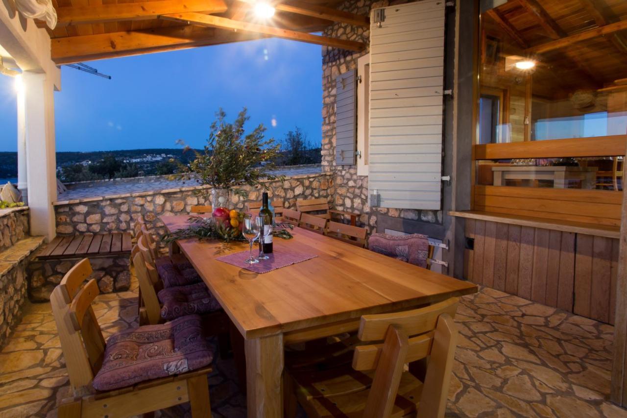 Villa, Stone House With Swimming Pool & Sauna, Beach, Sevid Buitenkant foto