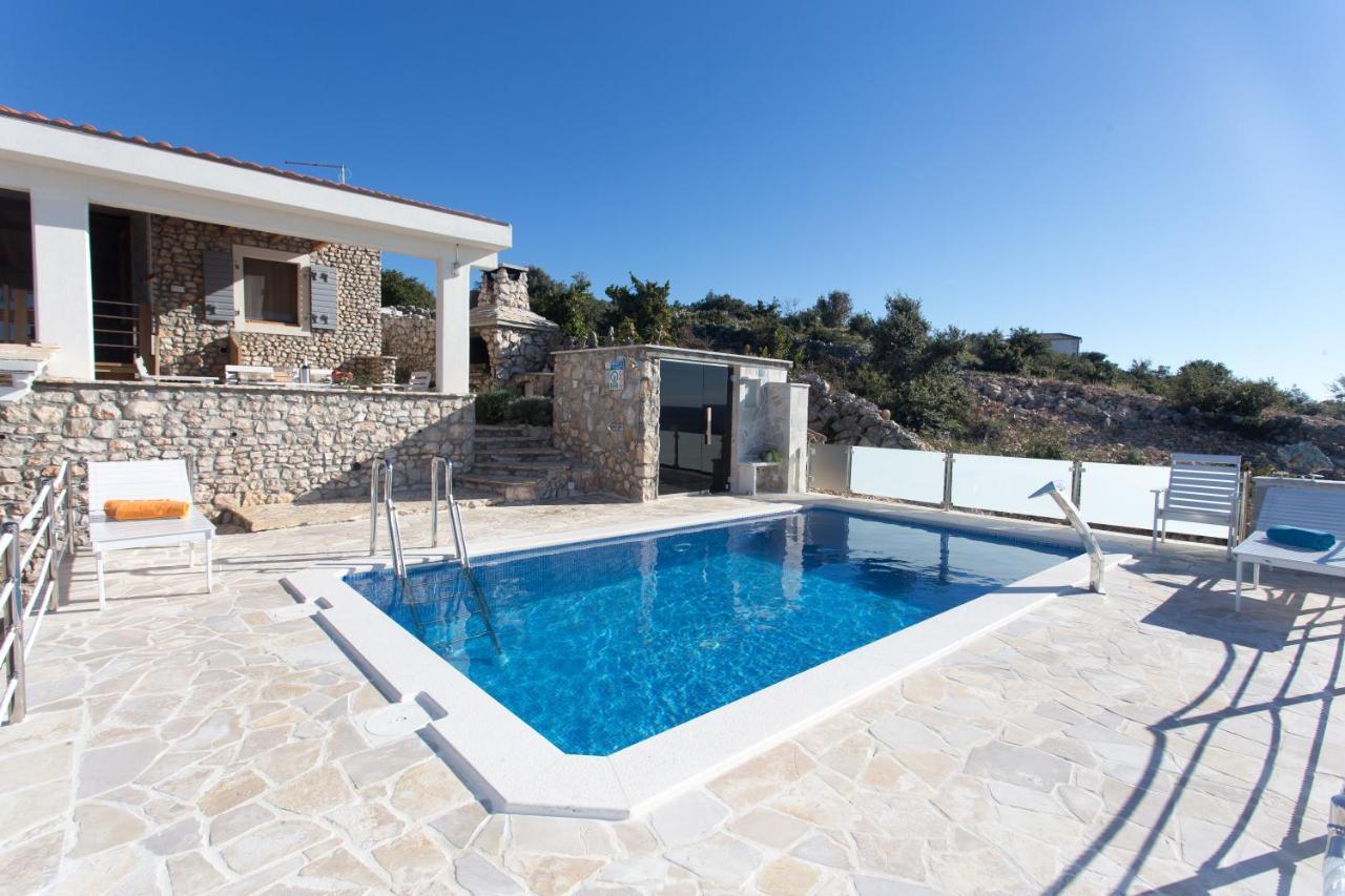Villa, Stone House With Swimming Pool & Sauna, Beach, Sevid Buitenkant foto