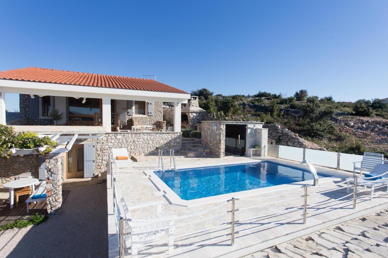 Villa, Stone House With Swimming Pool & Sauna, Beach, Sevid Buitenkant foto