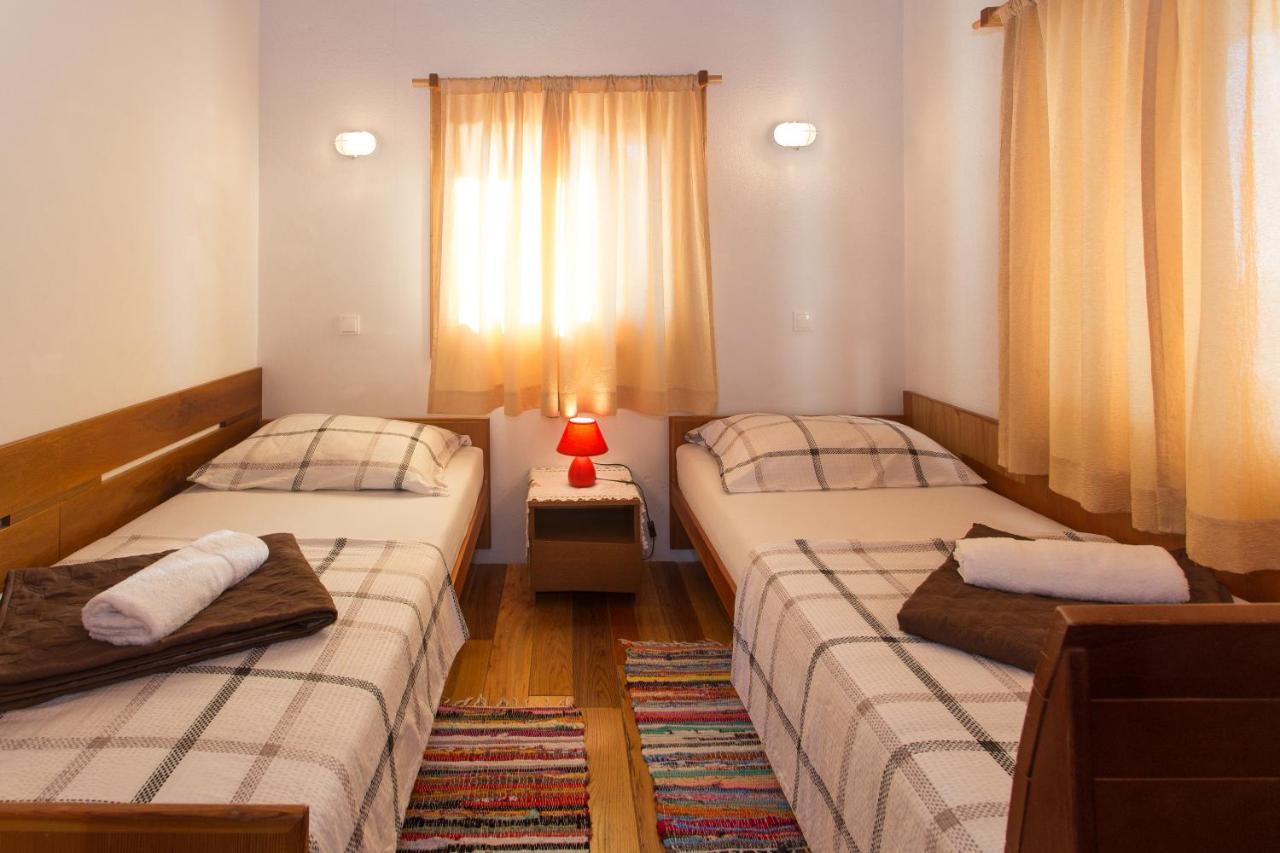 Villa, Stone House With Swimming Pool & Sauna, Beach, Sevid Buitenkant foto