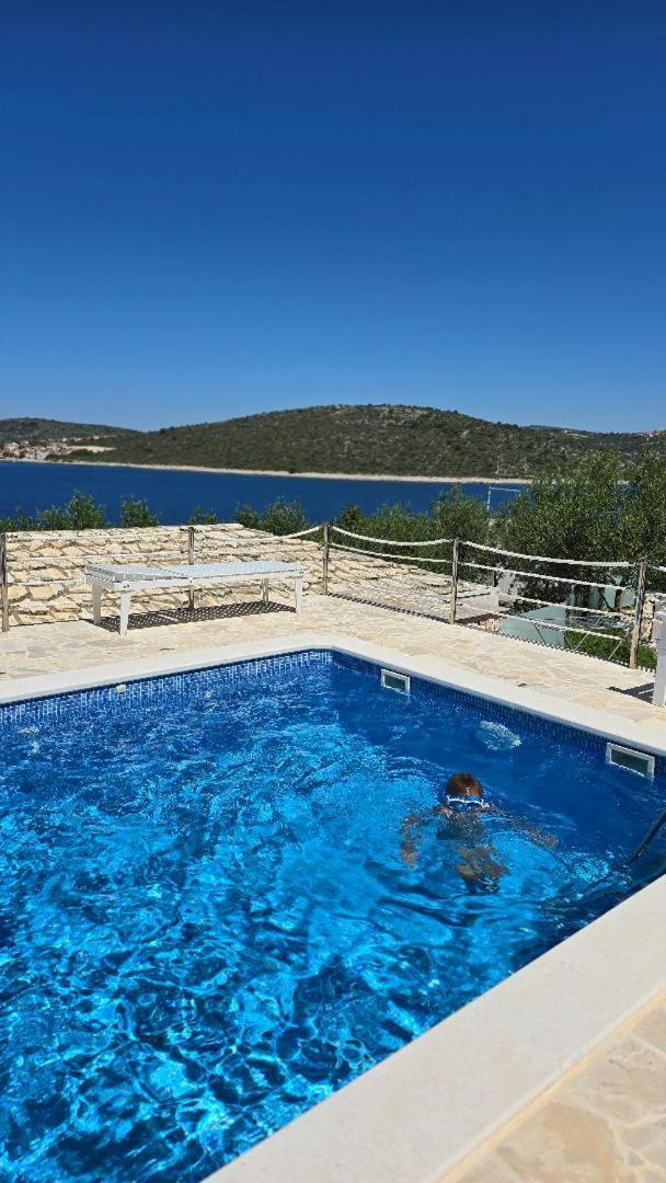 Villa, Stone House With Swimming Pool & Sauna, Beach, Sevid Buitenkant foto