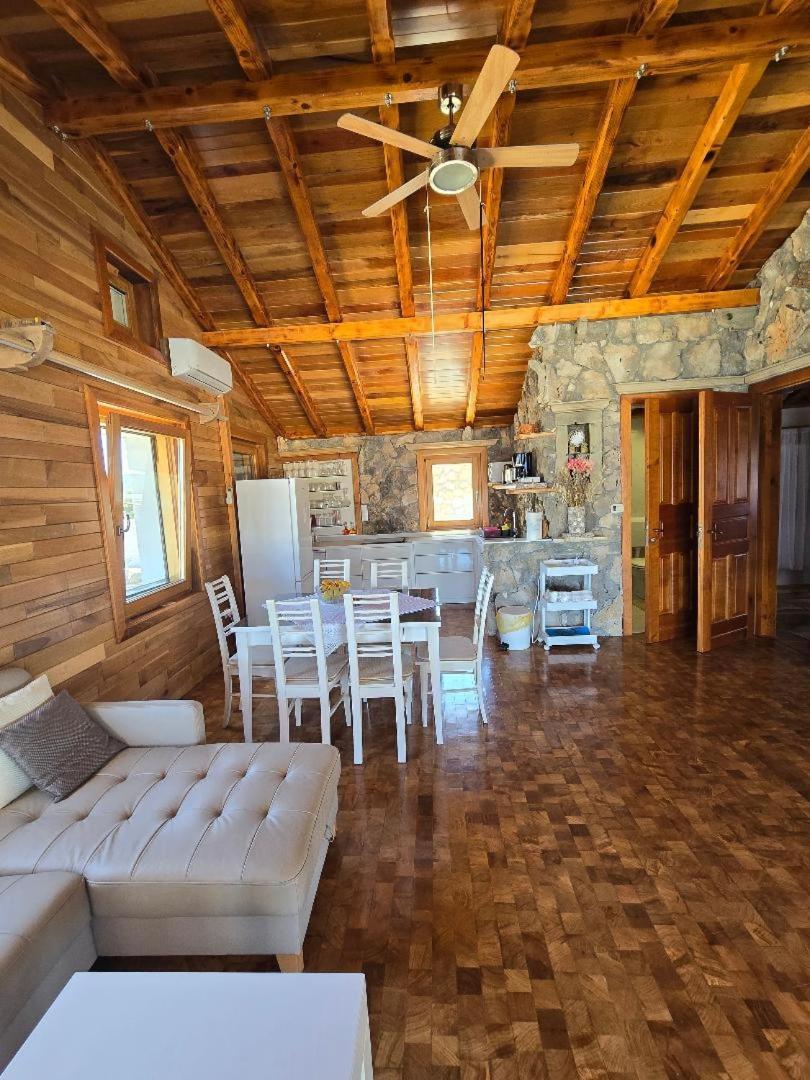Villa, Stone House With Swimming Pool & Sauna, Beach, Sevid Buitenkant foto