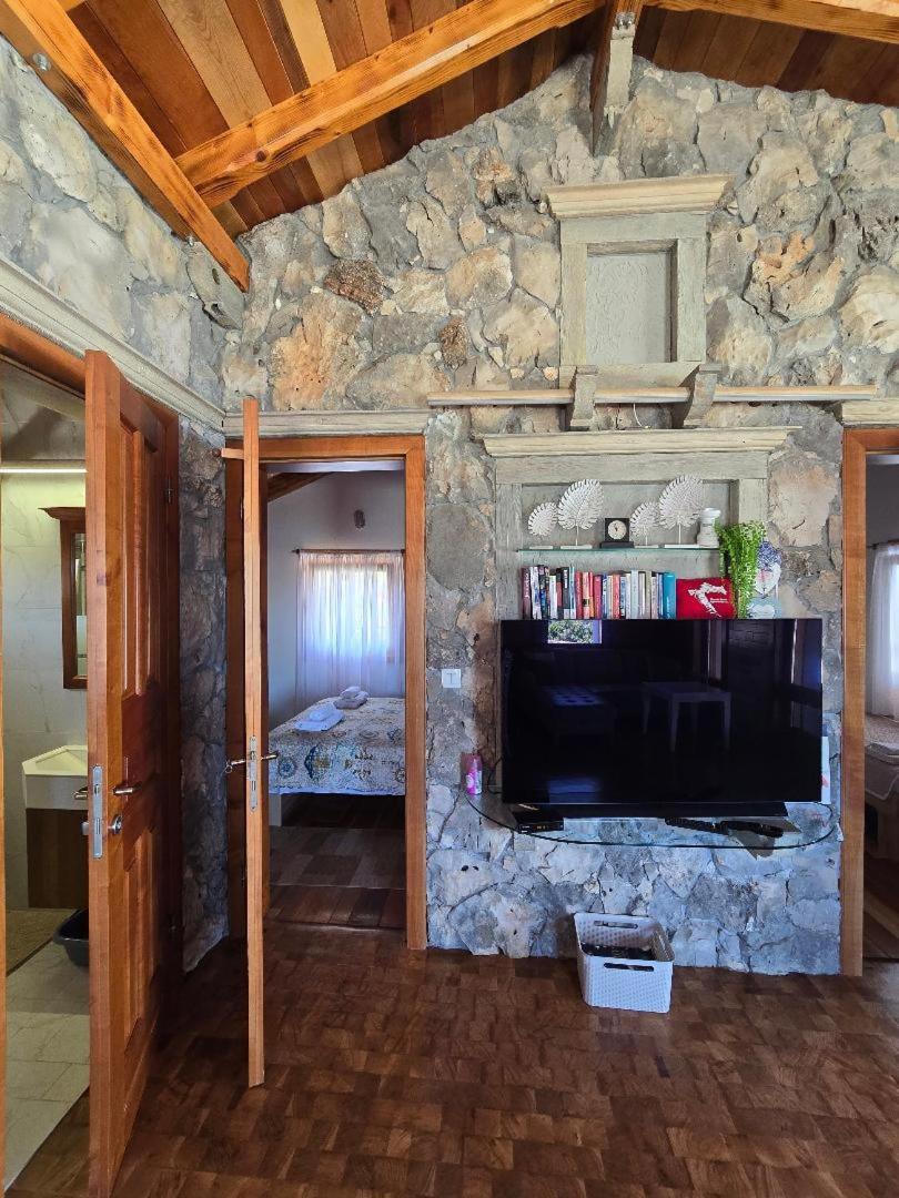 Villa, Stone House With Swimming Pool & Sauna, Beach, Sevid Buitenkant foto